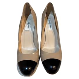 Scarpa con tacco di 10 cm. Beige in Napa con punta nera in vernice. - Lk Bennett