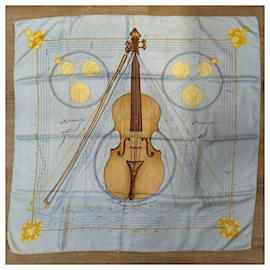 Hermès Seidentuch Die Musik der Sphären Hellblau