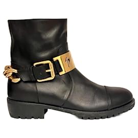 Brooke Biker Stiefel von Giuseppe Zanotti