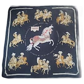 Carré Hermès Carrousel en soie bleu et jaune