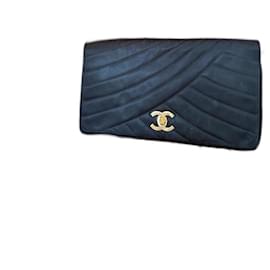 Clutch da sera Chanel in raso damascato nero