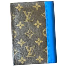 Louis Vuitton Monogram Porte passeport en cuir
