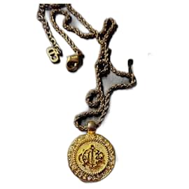 Collana Christian Dior dorata con pendente CD
