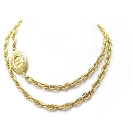 CHANEL HALSKETTE LANGKETTE MEDAILLE LOGO CC UM 1970 AUS GOLDENEM METALL
