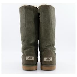 Stivali in pelle e pelliccia di pecora UGG F3005E