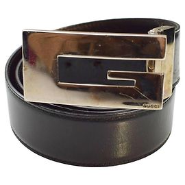 Cintura Gucci in pelle nera con grande fibbia G