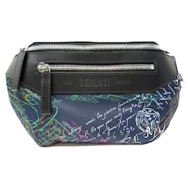 NUOVO SACCO BANANA BERLUTI COMPLICE SCRITTO CANVAS E PELLE BANDOULIERE BUMBAG - Berluti