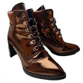 Stuart Weitzman Gigi Hadid