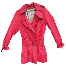 Gabardina Burberry Roja de Nylon
