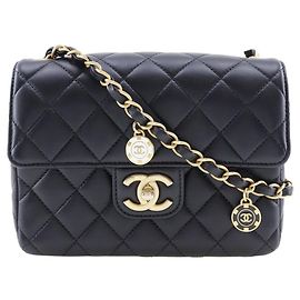 Bolsa de Ombro Chanel Matelassé Preta