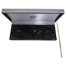 stylo bille montblanc avec sa boite