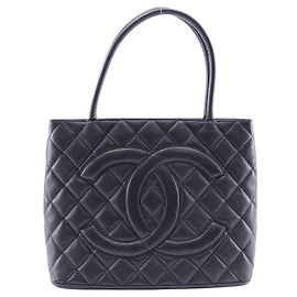 Chanel Caviar Hautetasche
