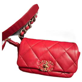 Borsa a cintura Chanel 19 in pelle di agnello rossa