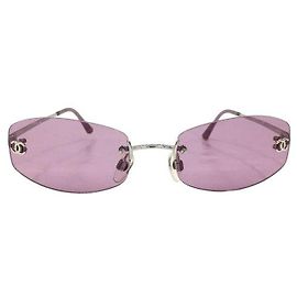 Gafas de sol Chanel 4002 color púrpura con logotipo