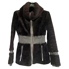 Chaqueta de shearling Prada morada de piel de cordero 40IT