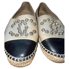 Espadrillas Chanel in pelle beige logo CC Camelia