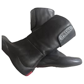 Botas Prada de couro preto