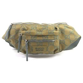 Belt bag in pelle e nylon ripstop GG di Gucci