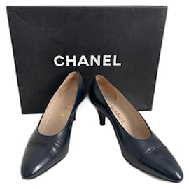 Décolleté Chanel blu navy in pelle