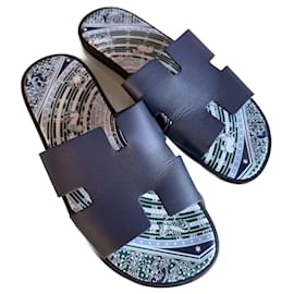 Sandales Hermès Izmir en fourrure noire