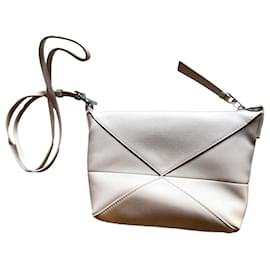 Borsa a mano Loewe Puzzle in Pelliccia Beige