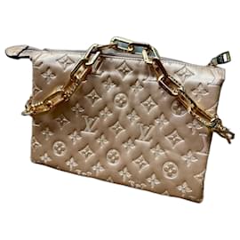 Louis Vuitton Cushion PM Pele de Cordeiro Dourada