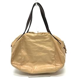 Celine gepolsterte Handtasche aus beigem Leder - Céline