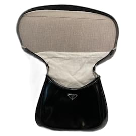 Borsa Prada Cléo in pelle di vitello nera