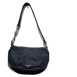 Borsa a spalla hobo in nylon Prada