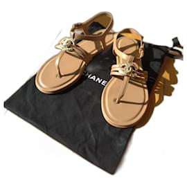 Sandali Chanel in pelle beige taglia 38