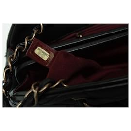 Chanel, borsa a spalla mademoiselle in nero