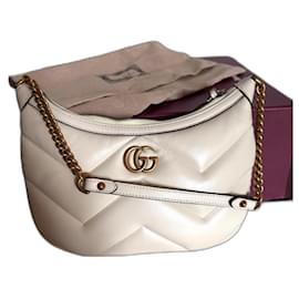 Bolso de hombro Gucci Marmont Hobo de piel beige