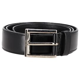 Cinturón de cuero negro con hebilla logo Prada