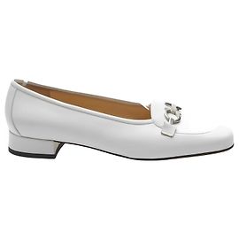 Mocassini Salvatore Ferragamo Gancini in pelle bianca