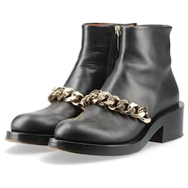 Stivaletti Givenchy in pelle di agnello nera con catena dorata Taglia 38