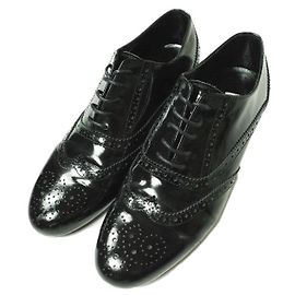 Autre Marque Scarpe wingtip in pelle verniciata nere