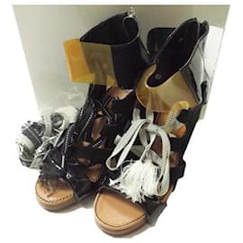TOGA Sandalen mit Schnürung und Absatz aus Mischmaterialien - Autre Marque