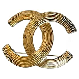 Chanel Maxi Spilla Doppia Logo CC Oro