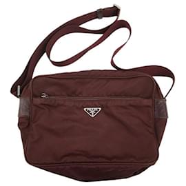 Borsa a tracolla incrociata con logo Prada rosso bordeaux