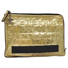 Borsa Clutch in Pelle Oro CC Auth 107504 di CHANEL