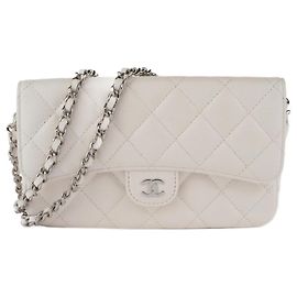 Borsa a spalla con flap Matelassé di Chanel per telefono