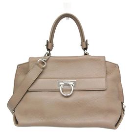 Borsa Medium Sophia Gancini di Salvatore Ferragamo