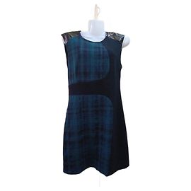 Pinko Mini-Kleid 72% Schurwolle mit asymmetrischen Karoinserts, hergestellt in Italien, Größe S