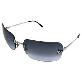Gafas de sol Chanel CC Logo plateadas sin montura azul marino 4017