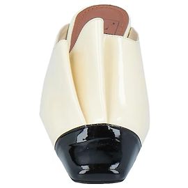 Autre Marque A OUTRA COISA Mules de couro envernizado MARFIM Excelente estado T37 IT