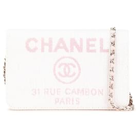 Portafoglio Chanel in tela rosa Deauville con catena