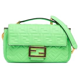 Fendi Baguette Midi in pelle con stampa Zucca verde e catena