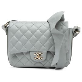 Bolero de piel de ternera acolchado gris Chanel