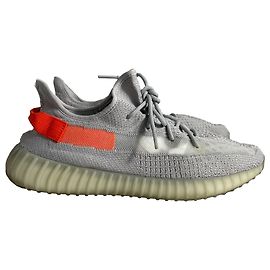 Sneaker Yeezy x Adidas Boost 350 V2 Tail Light in poliestere grigio