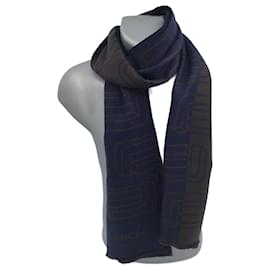 Wollschal und Taschentuch Lancel